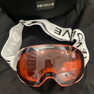 REVOLVE Ski & Snowboard NEW Goggles ❄️